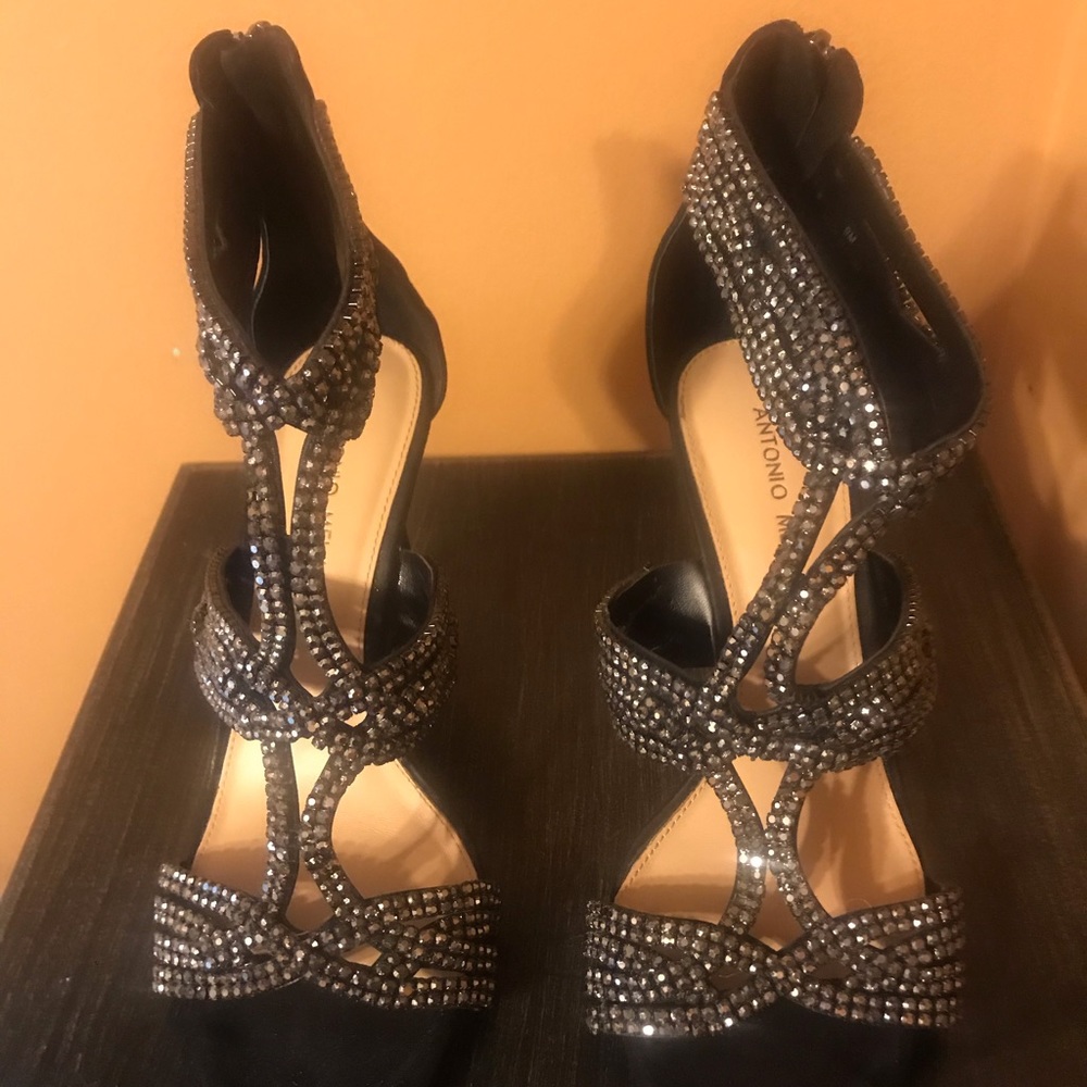 Shoes - Picture 4 of 4